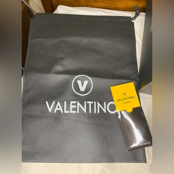 $499 RETAIL: NIB Valentino Incas Logo Leather Platform Slip On Sneakers size 9.5 - Picture 7 of 9